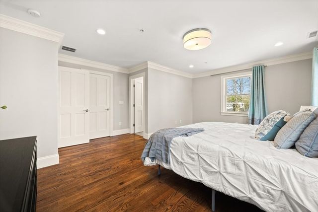 16-26 Dalby St 3, Newton, MA 02458