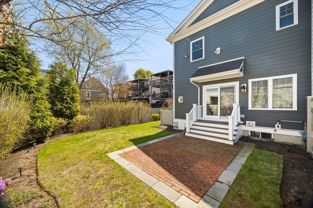 16-26 Dalby St 3, Newton, MA 02458