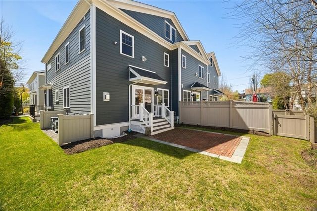 16-26 Dalby St 3, Newton, MA 02458