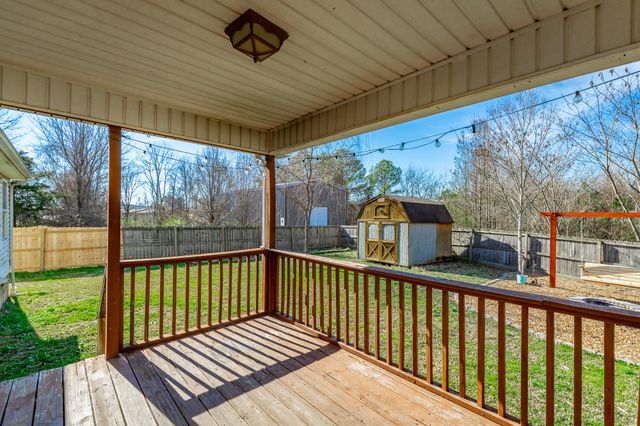 212 Round Tree Drive, Rossville, GA 30741
