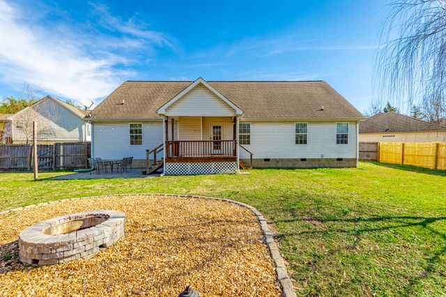 212 Round Tree Drive, Rossville, GA 30741