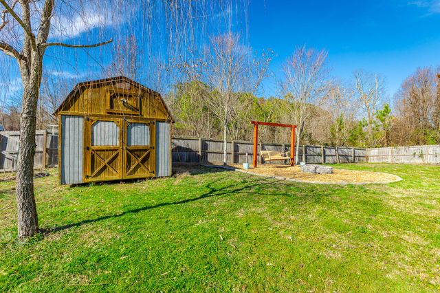 212 Round Tree Drive, Rossville, GA 30741