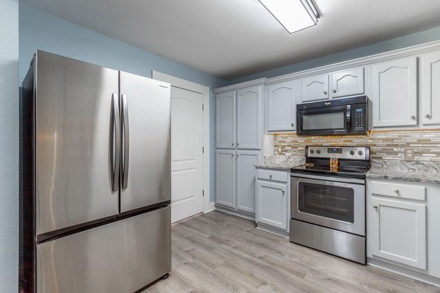 212 Round Tree Drive, Rossville, GA 30741