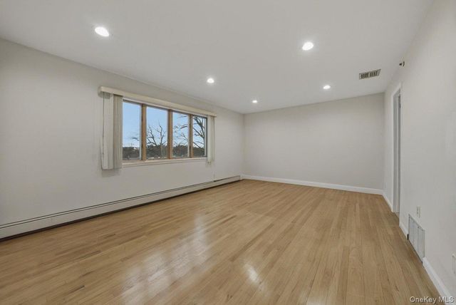 41 Tyndale Place, Yonkers, NY 10701