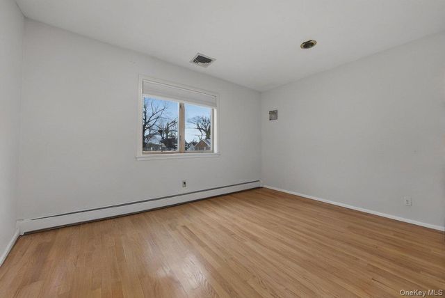 41 Tyndale Place, Yonkers, NY 10701