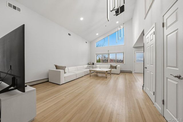 41 Tyndale Place, Yonkers, NY 10701