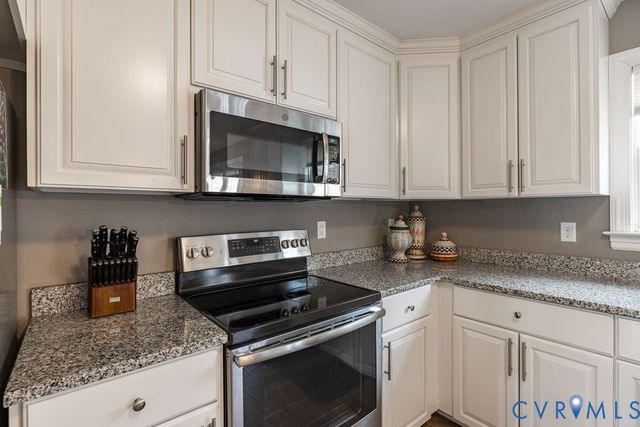 241 Pleasant View Dr, King William, VA 23009