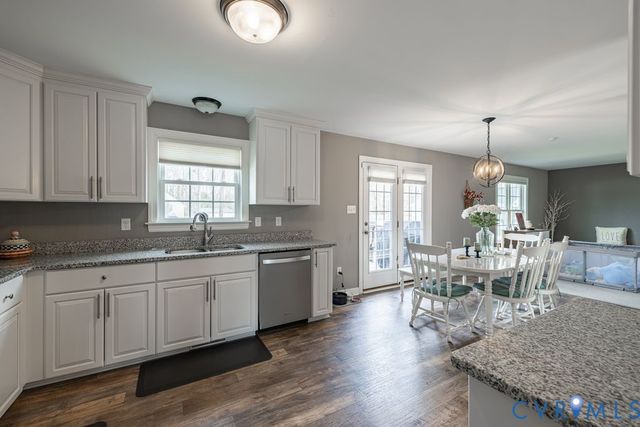 241 Pleasant View Dr, King William, VA 23009