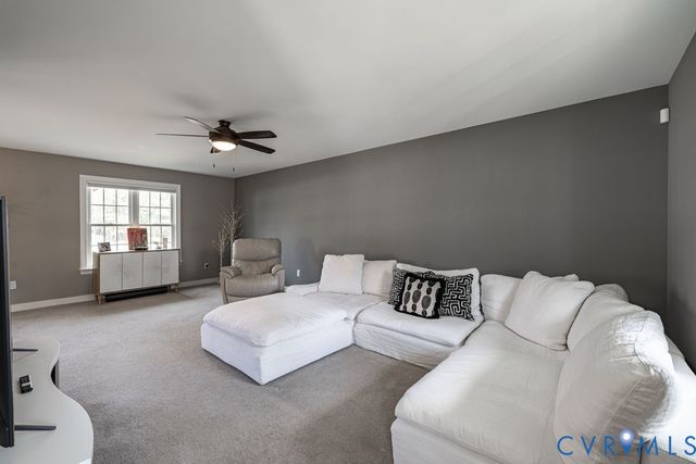 241 Pleasant View Dr, King William, VA 23009