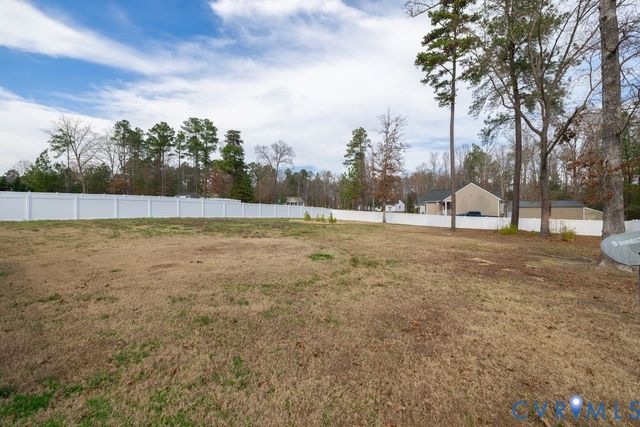 241 Pleasant View Dr, King William, VA 23009