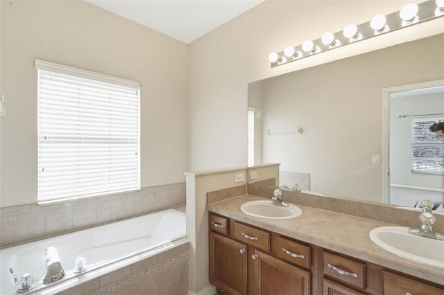 8905 SILK BAY PLACE, Orlando, FL 32827