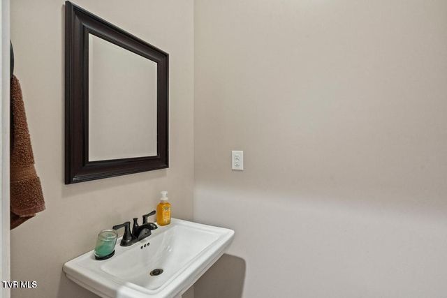 8477 East Andrew Johnson Highway, Chuckey, TN 37641