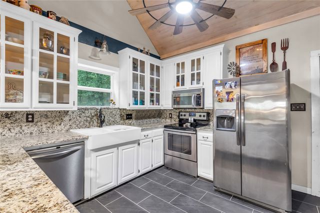 459 County Road 4600, Trenton, TX 75490