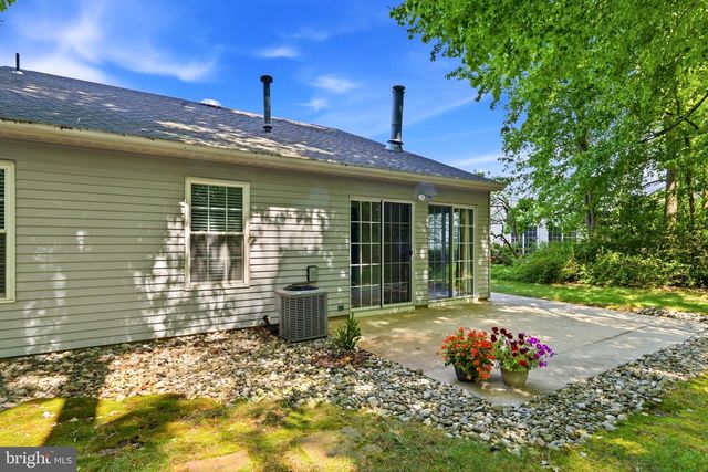 10 MADISON CT, Mount Laurel, NJ 08054