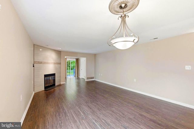 10 MADISON CT, Mount Laurel, NJ 08054
