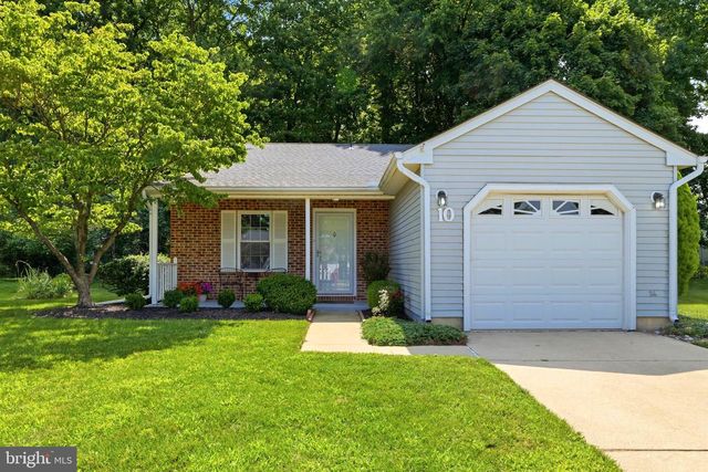 10 MADISON CT, Mount Laurel, NJ 08054