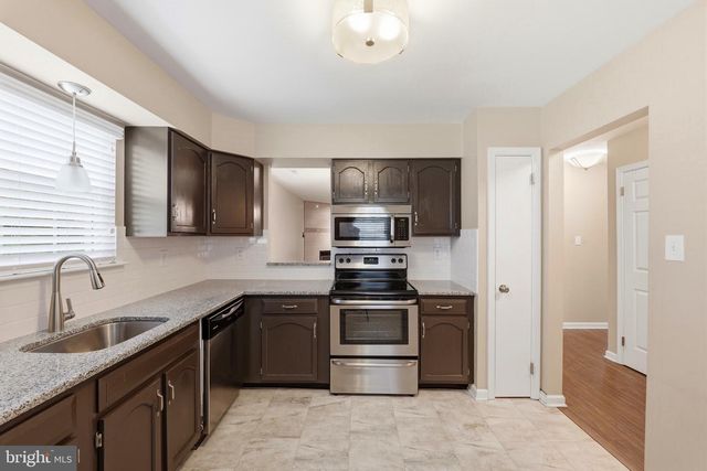 10 MADISON CT, Mount Laurel, NJ 08054