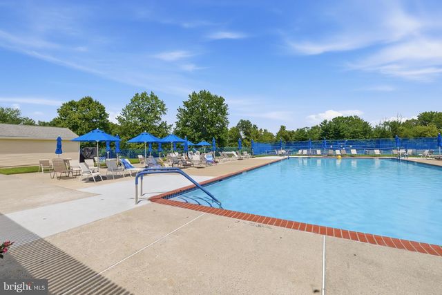 10 MADISON CT, Mount Laurel, NJ 08054
