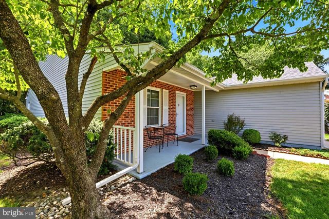 10 MADISON CT, Mount Laurel, NJ 08054