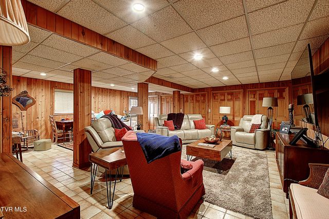 105 Kingfisher Court, Kingsport, TN 37663