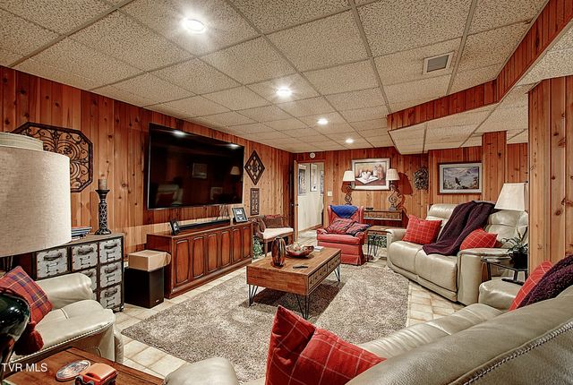 105 Kingfisher Court, Kingsport, TN 37663