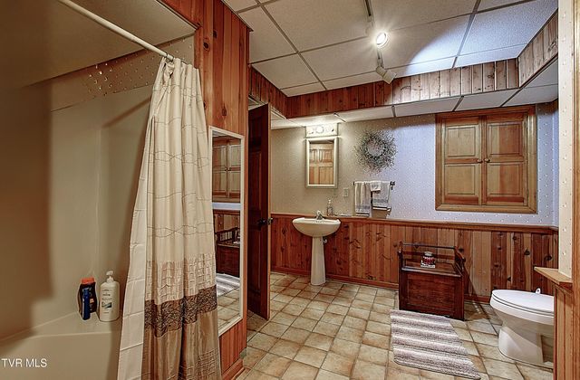 105 Kingfisher Court, Kingsport, TN 37663