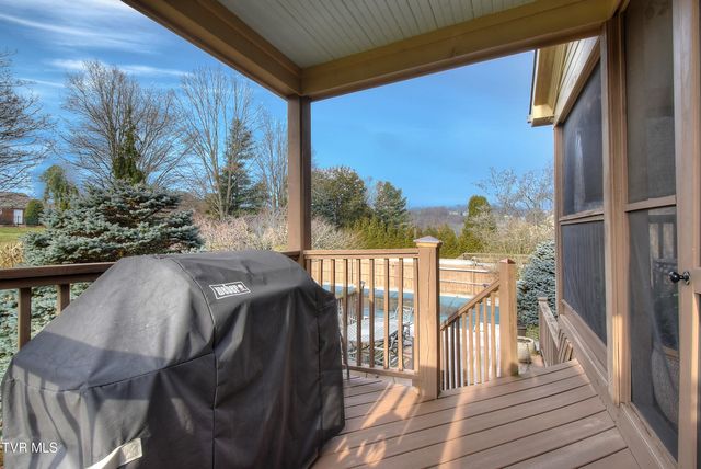 105 Kingfisher Court, Kingsport, TN 37663