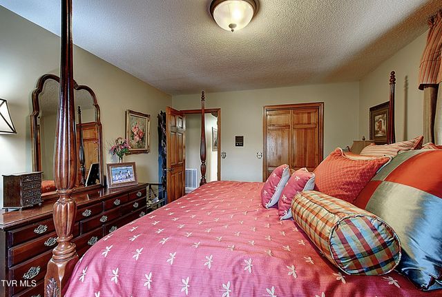 105 Kingfisher Court, Kingsport, TN 37663