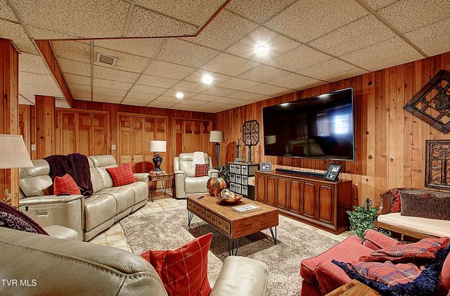 105 Kingfisher Court, Kingsport, TN 37663