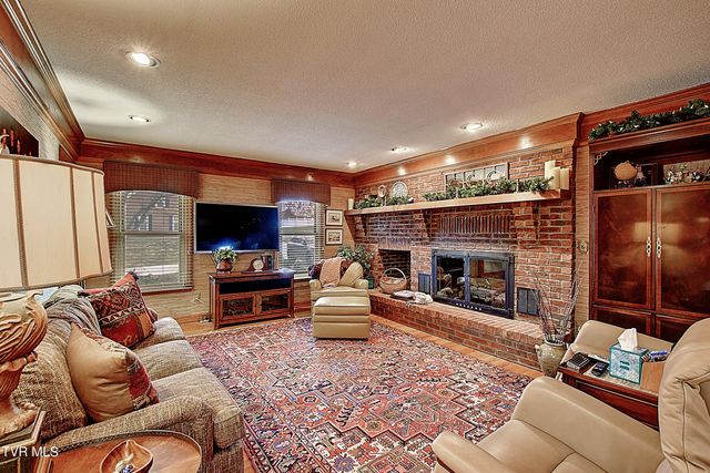 105 Kingfisher Court, Kingsport, TN 37663