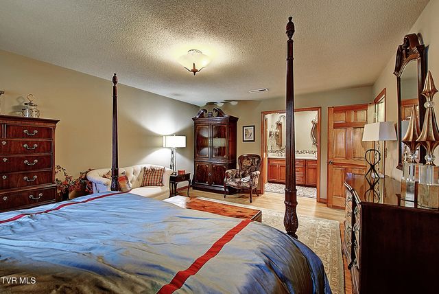 105 Kingfisher Court, Kingsport, TN 37663