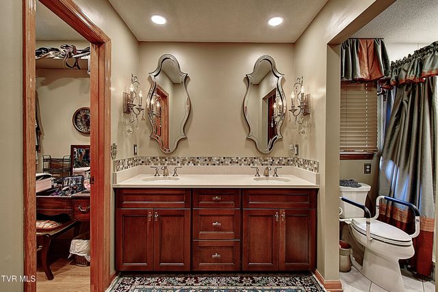 105 Kingfisher Court, Kingsport, TN 37663