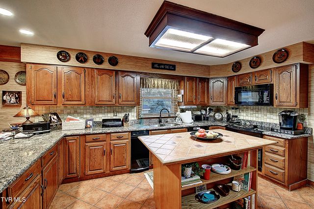 105 Kingfisher Court, Kingsport, TN 37663