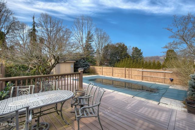 105 Kingfisher Court, Kingsport, TN 37663