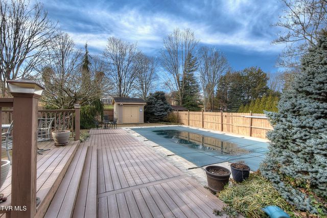 105 Kingfisher Court, Kingsport, TN 37663