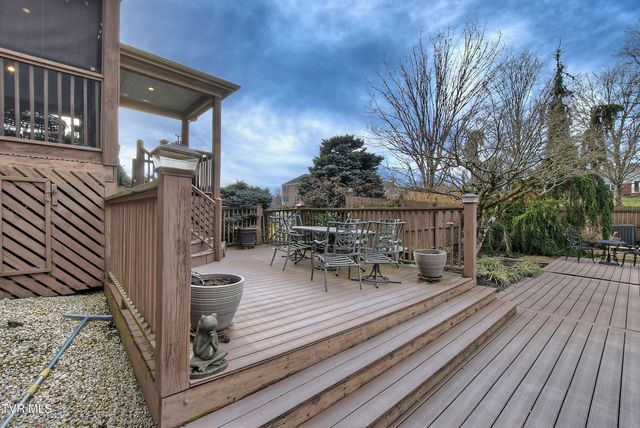 105 Kingfisher Court, Kingsport, TN 37663