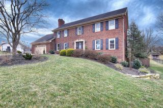 105 Kingfisher Court, Kingsport, TN 37663