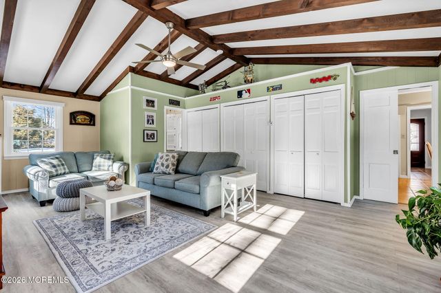 72 Idlebrook Lane, Aberdeen, NJ 07747