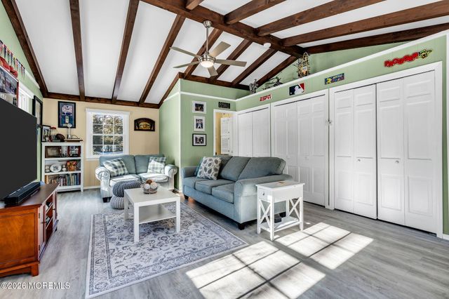 72 Idlebrook Lane, Aberdeen, NJ 07747