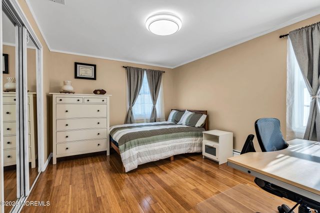 72 Idlebrook Lane, Aberdeen, NJ 07747