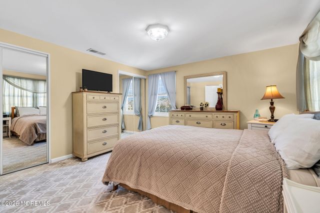 72 Idlebrook Lane, Aberdeen, NJ 07747