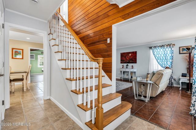 72 Idlebrook Lane, Aberdeen, NJ 07747