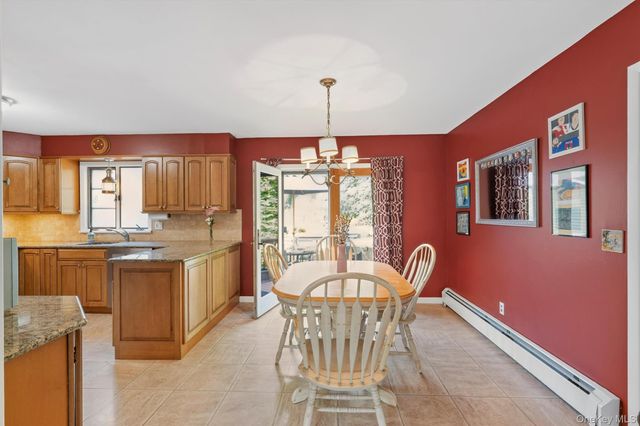 4 Denim Place, White Plains, NY 10603