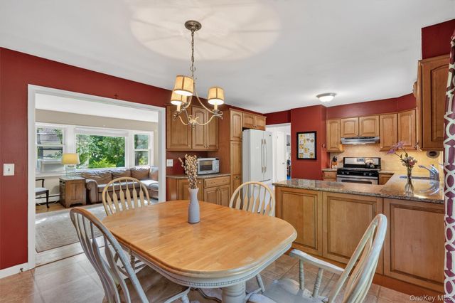 4 Denim Place, White Plains, NY 10603
