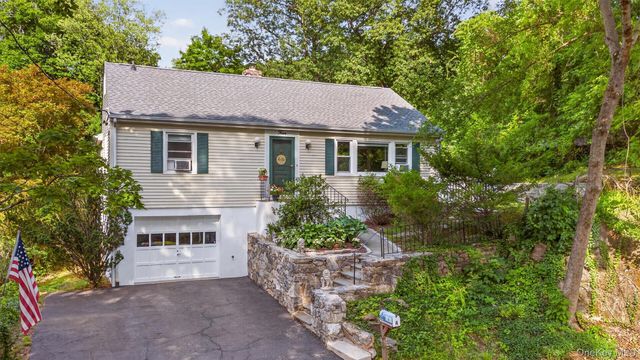 4 Denim Place, White Plains, NY 10603