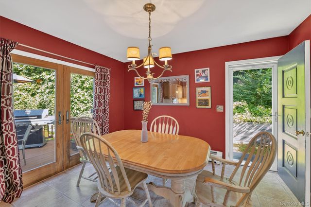 4 Denim Place, White Plains, NY 10603