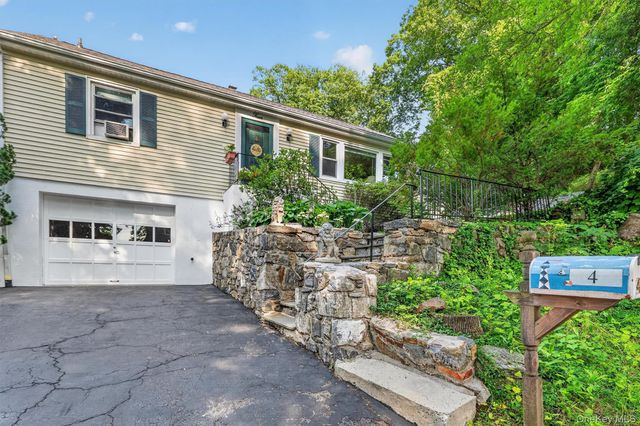 4 Denim Place, White Plains, NY 10603