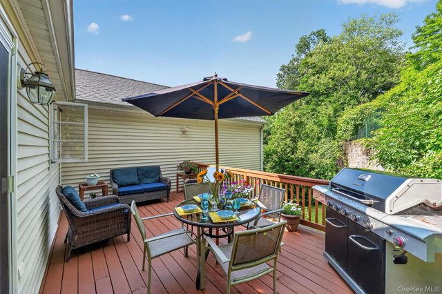 4 Denim Place, White Plains, NY 10603