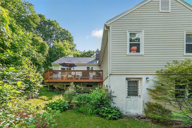 4 Denim Place, White Plains, NY 10603