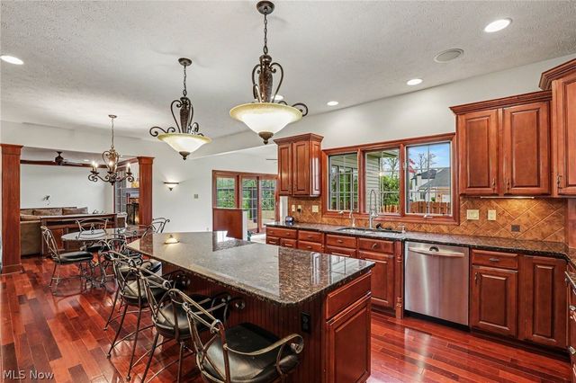 6291 Maypine Farm Boulevard, Highland Heights, OH 44143
